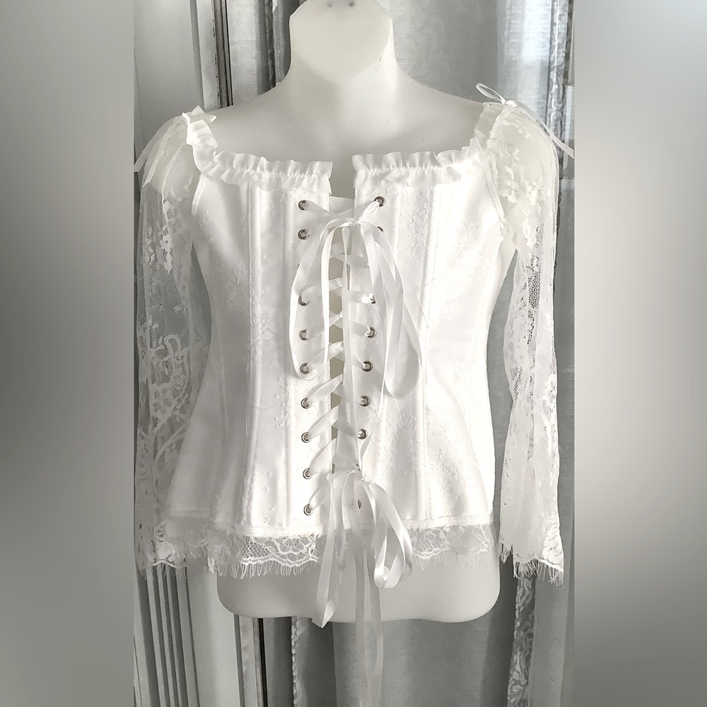 WHITE CORSET TOP WITH LACE SLEEVES